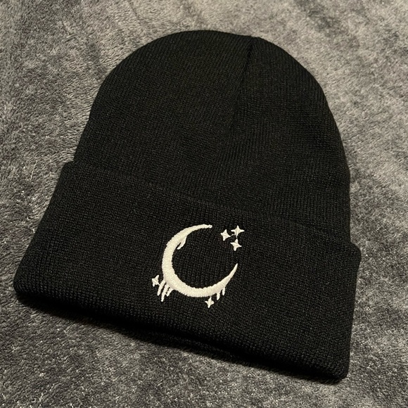 Embroidered Crescent Moon Winter Hat Beanie - Picture 5 of 7